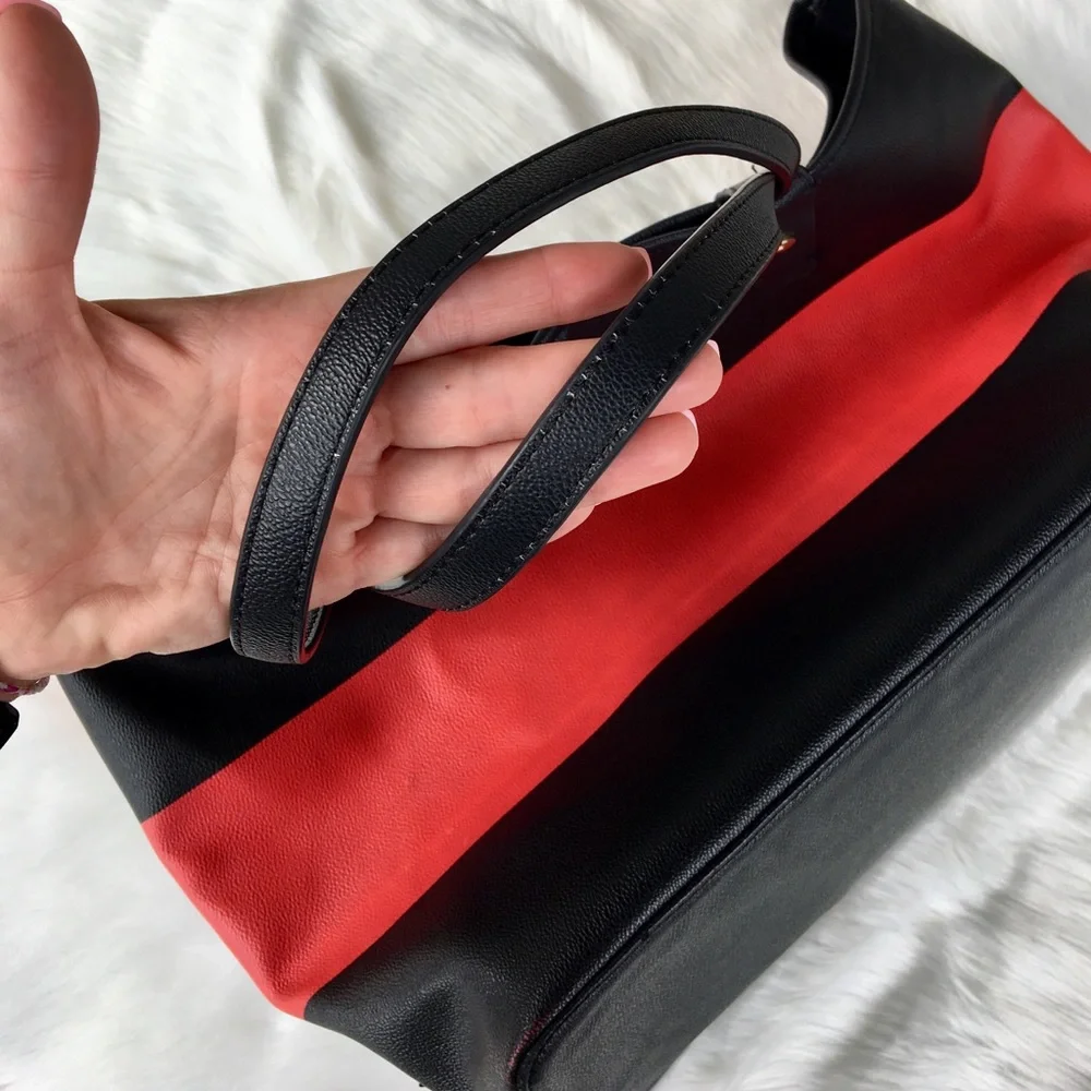 C Wonder Black & Red Shoulder Bag